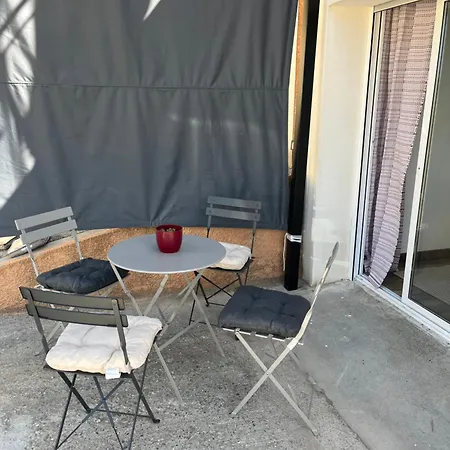 Pied A Terre En Provence Apartman